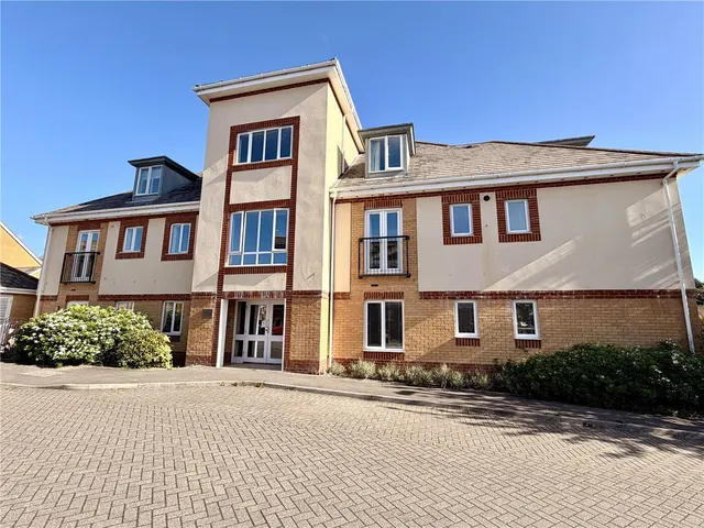 Doulton Gardens, Poole, BH14, photo 1