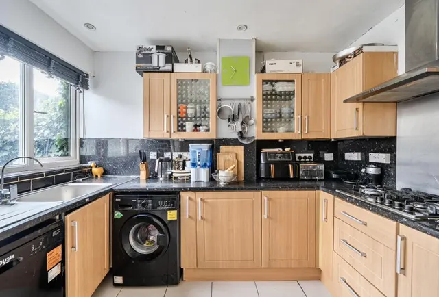 Wyecliffe Gardens, Merstham, RH1, photo 3