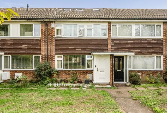Wyecliffe Gardens, Merstham, RH1, photo 1