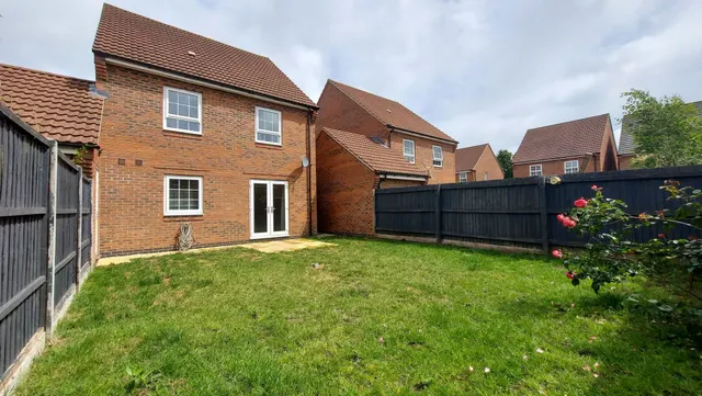 Photo 2 — Huntingdon Place, Bourne, PE10