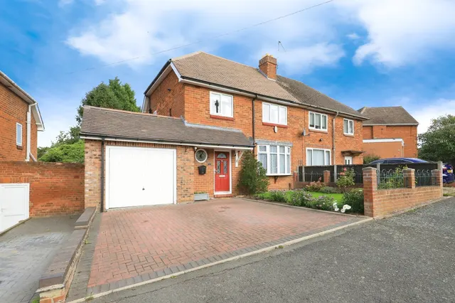 Whittall Drive West, Kidderminster, photo 1