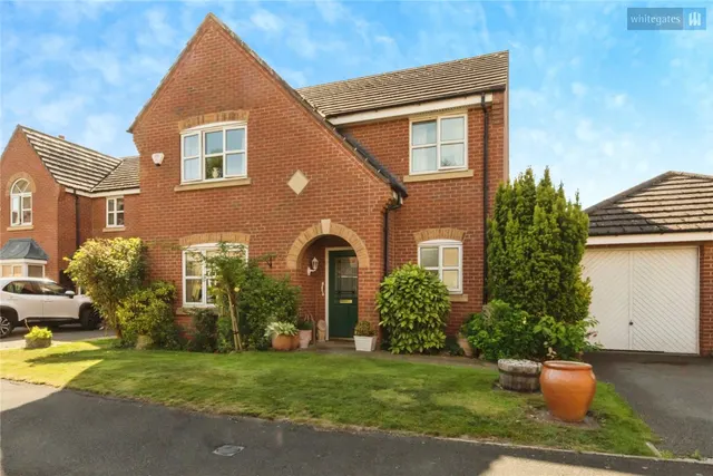 Salisbury Close, Crewe, CW2, photo 1