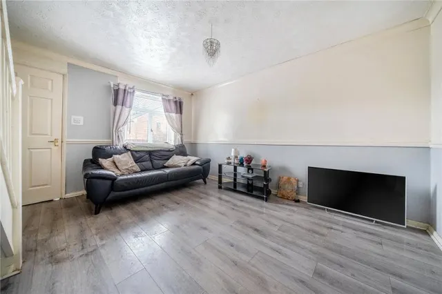 Donbas Close, Bulwell, NG6, photo 3