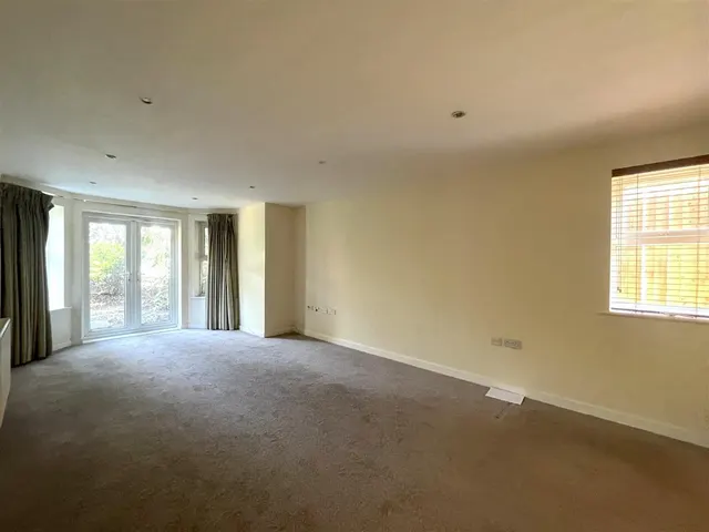Pembroke Road, Ruislip, photo 3