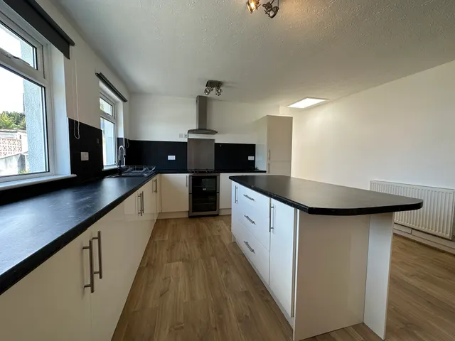 Dunstan Close, Penryn, photo 2