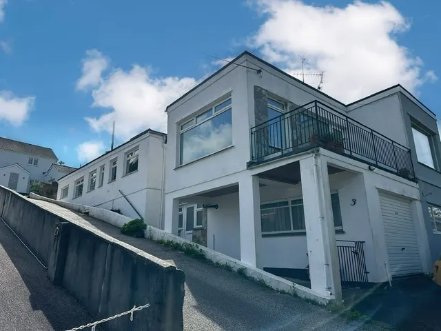 Dunstan Close, Penryn, photo 1