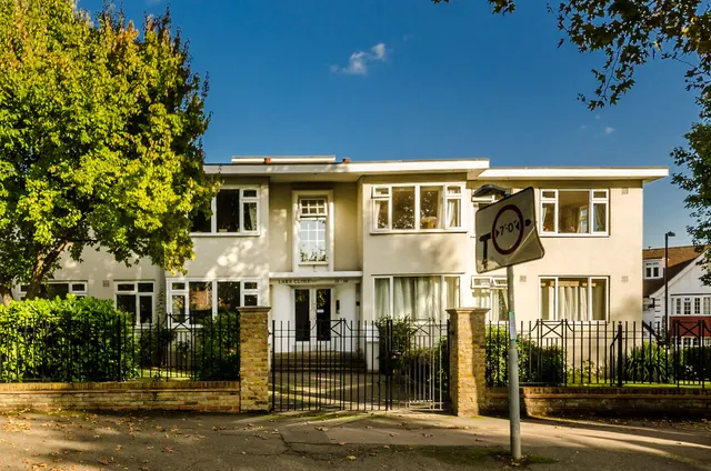 Photo 2 — 26 Lake Close, London