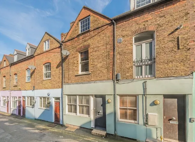 Canfield Place, South Hampstead, NW6, photo 1
