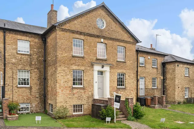 Union Terrace, Buntingford, photo 1