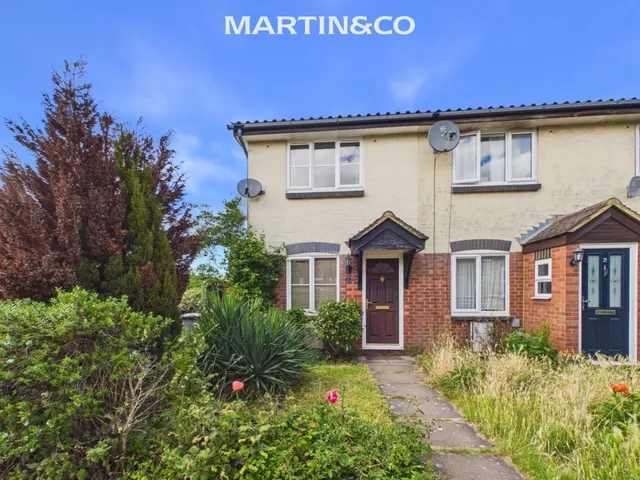 Coniston Way, Egham, photo 1