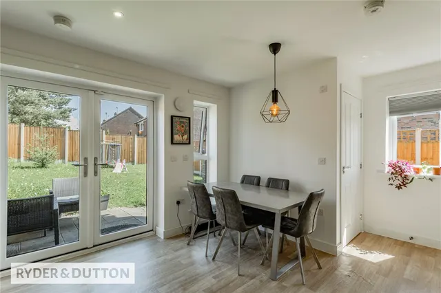 Kersal Drive, Middleton, M24, photo 3