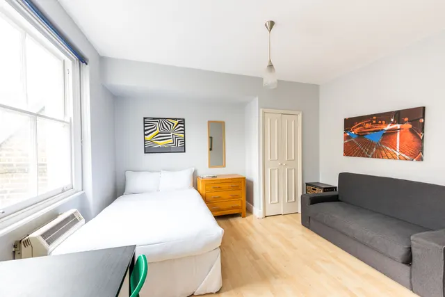 Photo 2 — Flat 12a, 6 Collingham Place, London