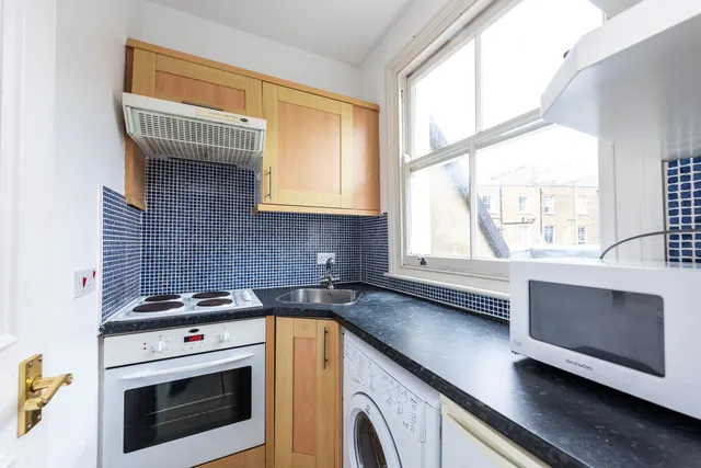 Photo 3 — Flat 12a, 6 Collingham Place, London