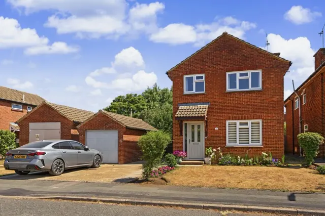Chesterfield Crescent, Wing, Leighton Buzzard, Bedfordshire, LU7 0TW, photo 1