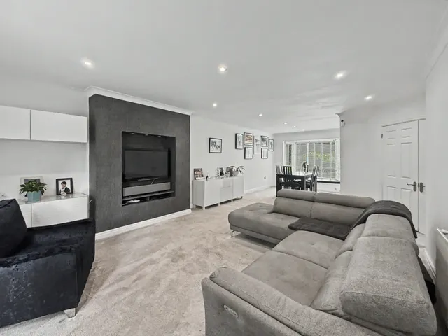 The Spinney, Whitefield, M45, photo 3