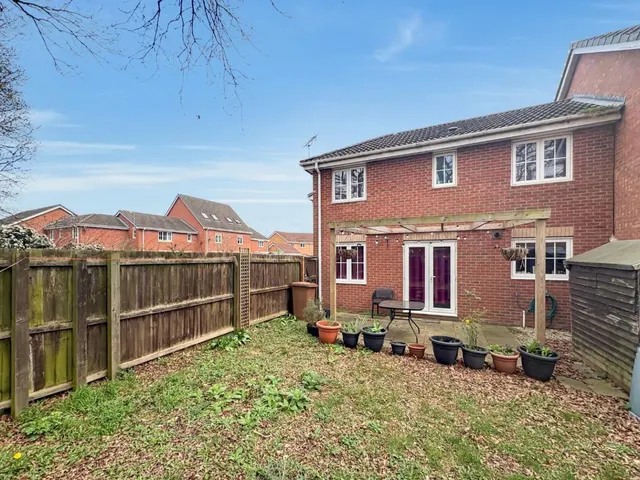 Arvina Close, North Hykeham, LN6, photo 1
