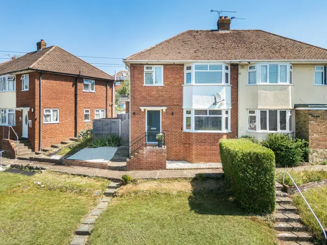 Hillary Road, High Wycombe, HP13, photo 1