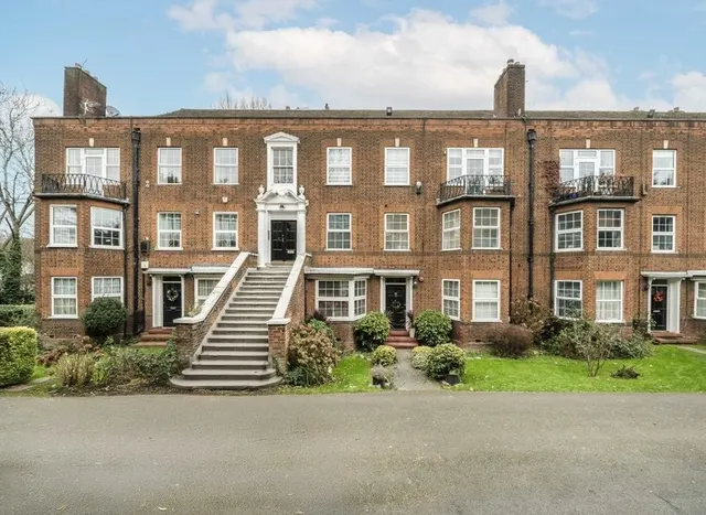Hendon Way, Childs Hill, NW2, photo 1