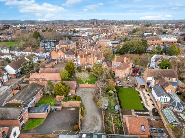 Photo 3 — Old Town, Stratford-upon-Avon, Warwickshire, CV37