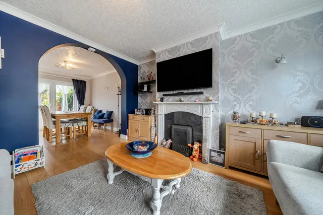 Photo 3 — Ightham Road, DA8