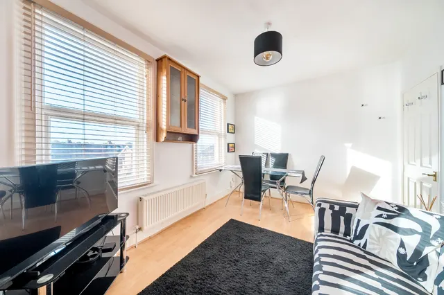 Kingston Road, Wimbledon, SW19, photo 2