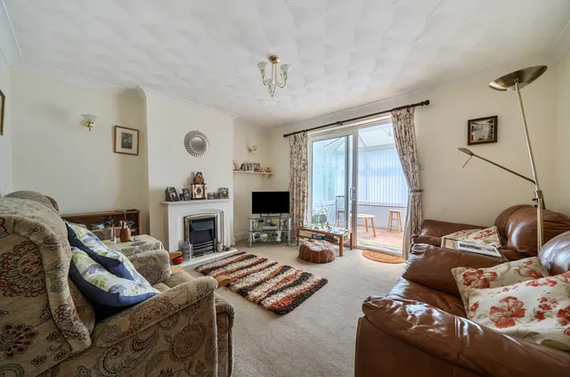 Forest Road, Waltham Chase, SO32, photo 2