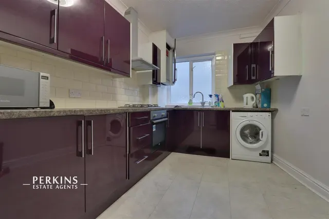 Greenford Road, Greenford, UB6, photo 1