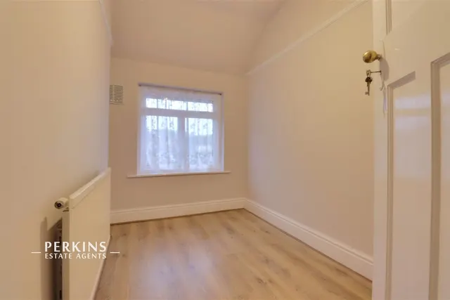 Greenford Road, Greenford, UB6, photo 3