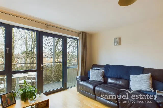 Photo 2 — Chapter Way, Colliers Wood, SW19 2RP