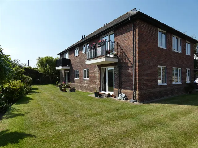 Sea Lane, Rustington, photo 1