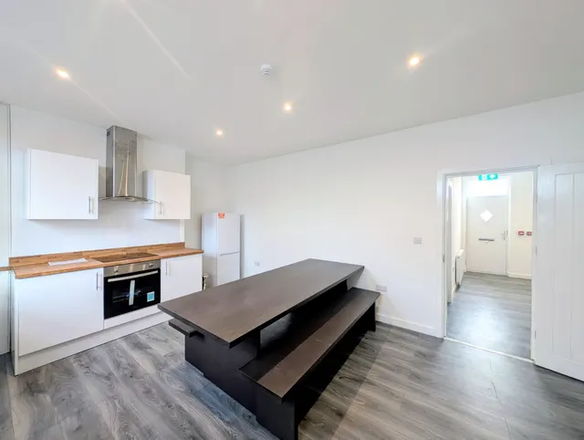 Burlington Road, Leeds, LS11, photo 3