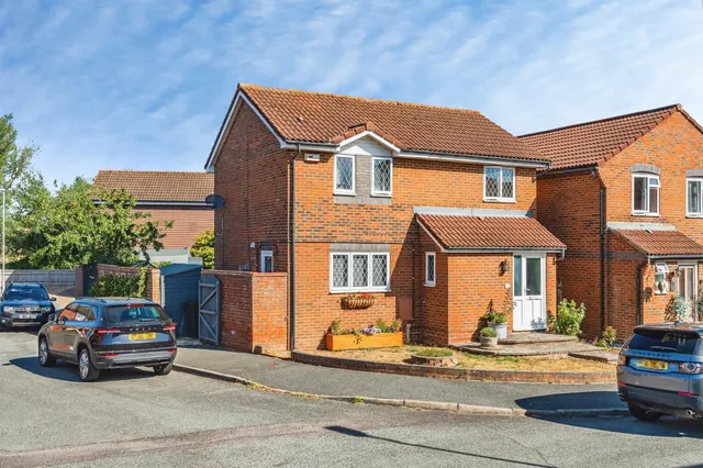 Pentland Close, Eastbourne, photo 1