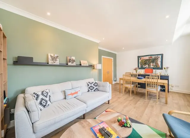 Photo 3 — Ferndale Road, Clapham, SW4