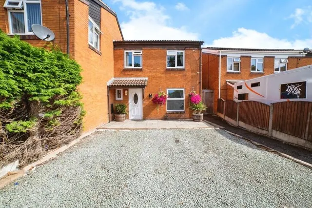 Ockbrook Court, Derbyshire, DE7, photo 1