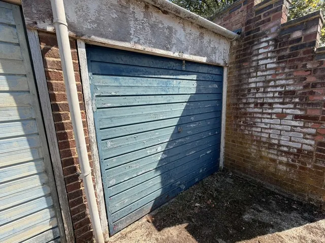Photo 3 — Garage, Elder Close, Winchester