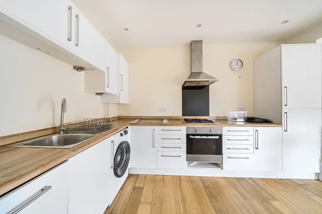 Flat B, 163 Mitcham Lane, London, photo 1