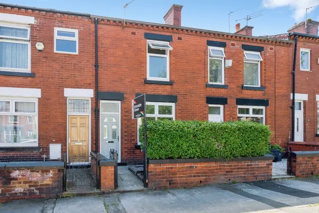 Kildare Street, Farnworth, BL4, photo 1