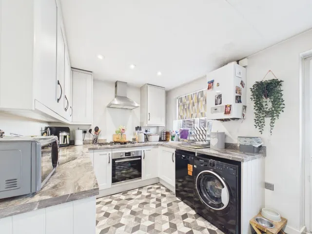 Silbury Close, Calcot, RG31, photo 3