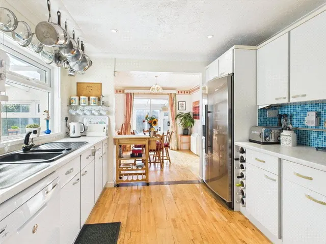 Crescent Close, Widemouth Bay, EX23, photo 3
