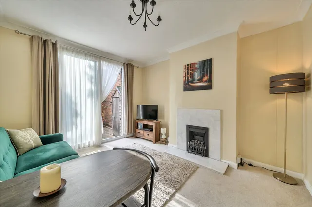 Photo 2 — Avondale Avenue, Barnet, EN4 8NA