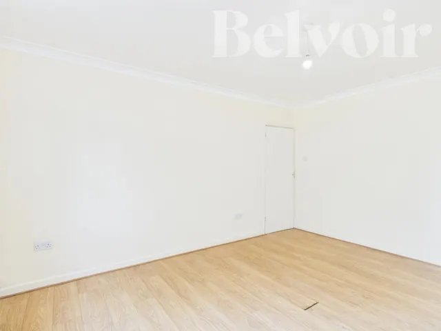 Photo 3 — Devonshire Place, Kings Furlong, Basingstoke, RG21