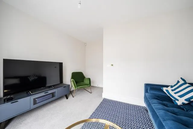 Champlain Street, Reading, RG2, photo 2