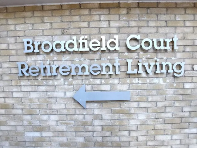 Photo 2 — Broadfield Court, Prestwich, M25