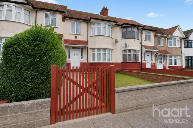 Dunster Drive, London, NW9, photo 1