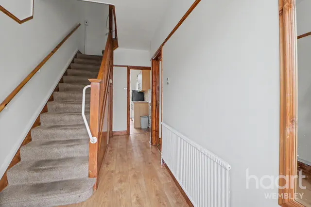 Dunster Drive, London, NW9, photo 2