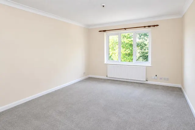Belmont Road, Leatherhead, KT22, photo 3