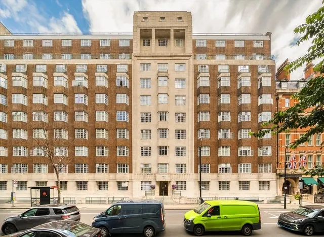 Woburn Place, Bloomsbury, WC1H, photo 1