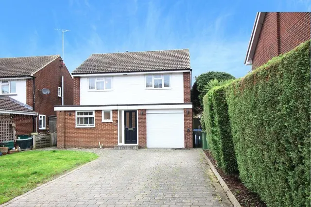 Photo 2 — Woodlands Way, Horsham, West Sussex RH13 9TF