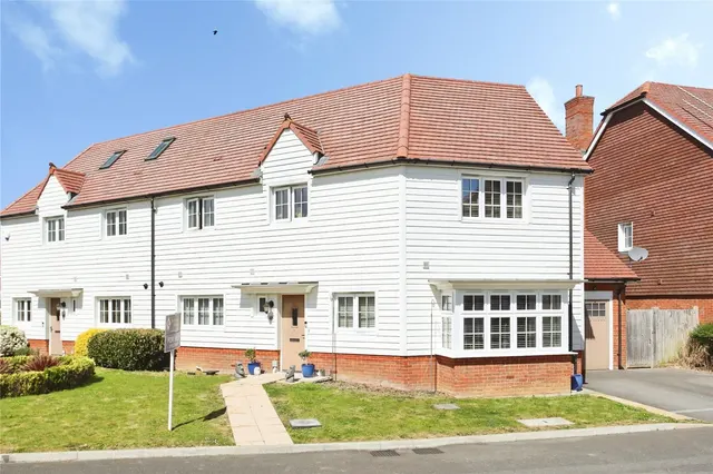 Hazelwood Close, Tonbridge, TN11, photo 1