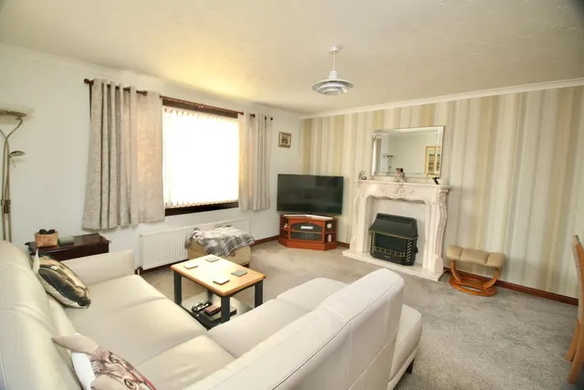 Photo 3 — Southerness Drive, Cumbernauld, G68 0HU